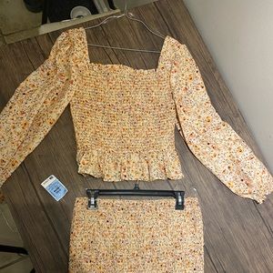 Super cute two piece outfit size L
